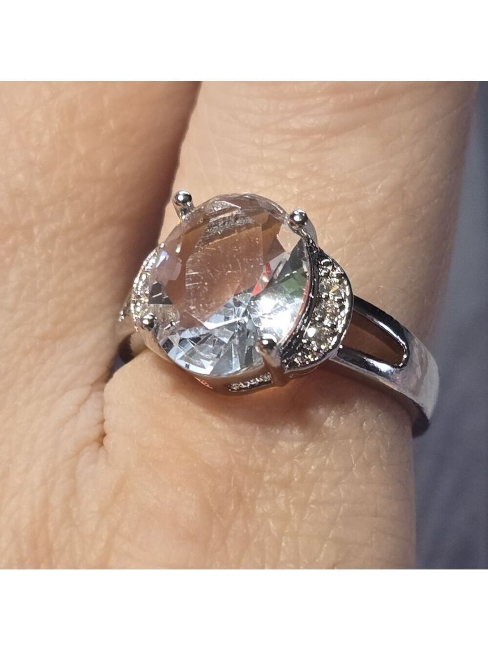 Elegant Silver Crystal Ring
